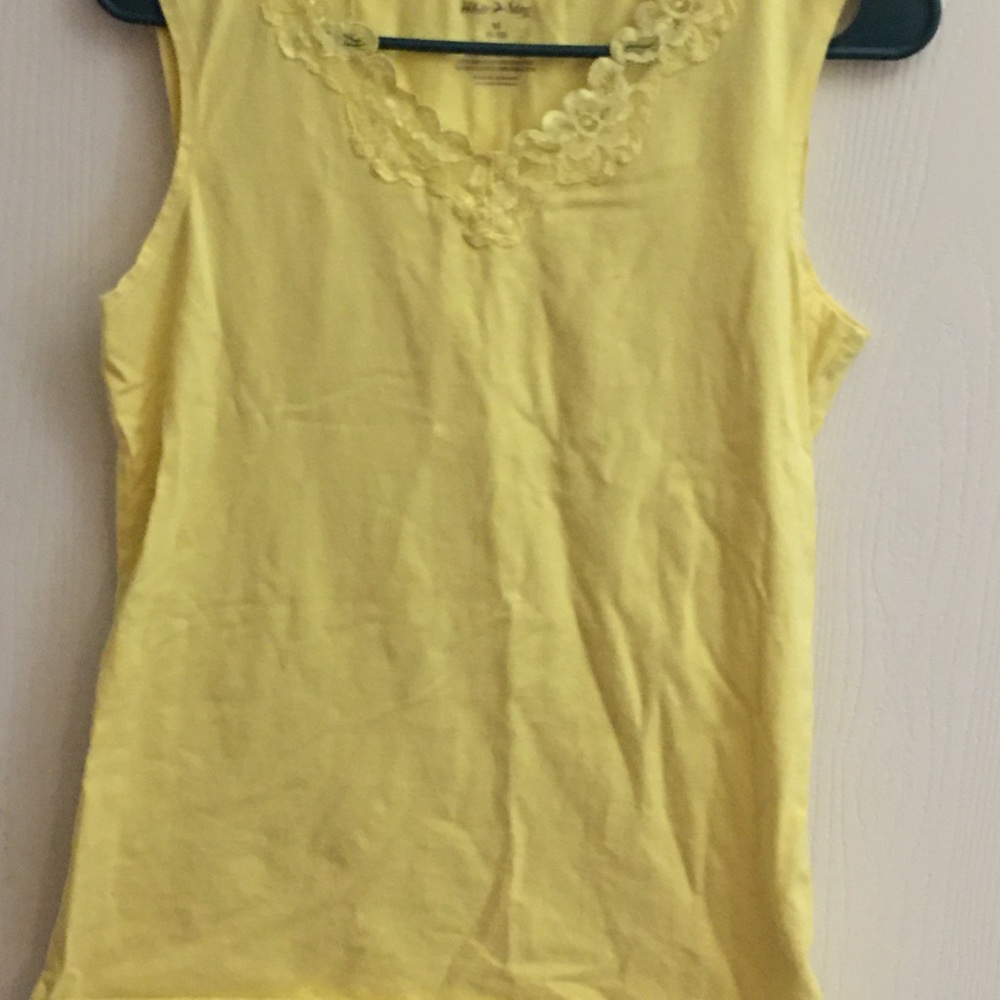 Adorable Yellow Stretchy Tank w/ Lace on Neckline